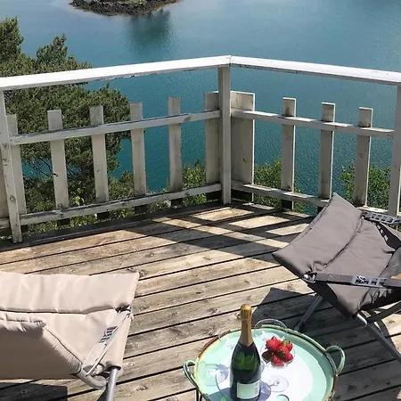 度假居 Stay Where The Mountains Begin *