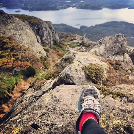 Stay Where The Mountains Begin 度假居