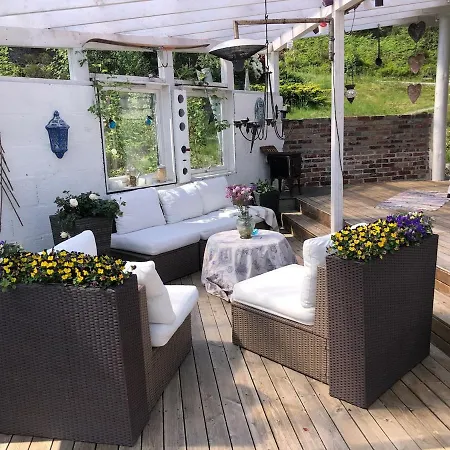 Stay Where The Mountains Begin 度假居